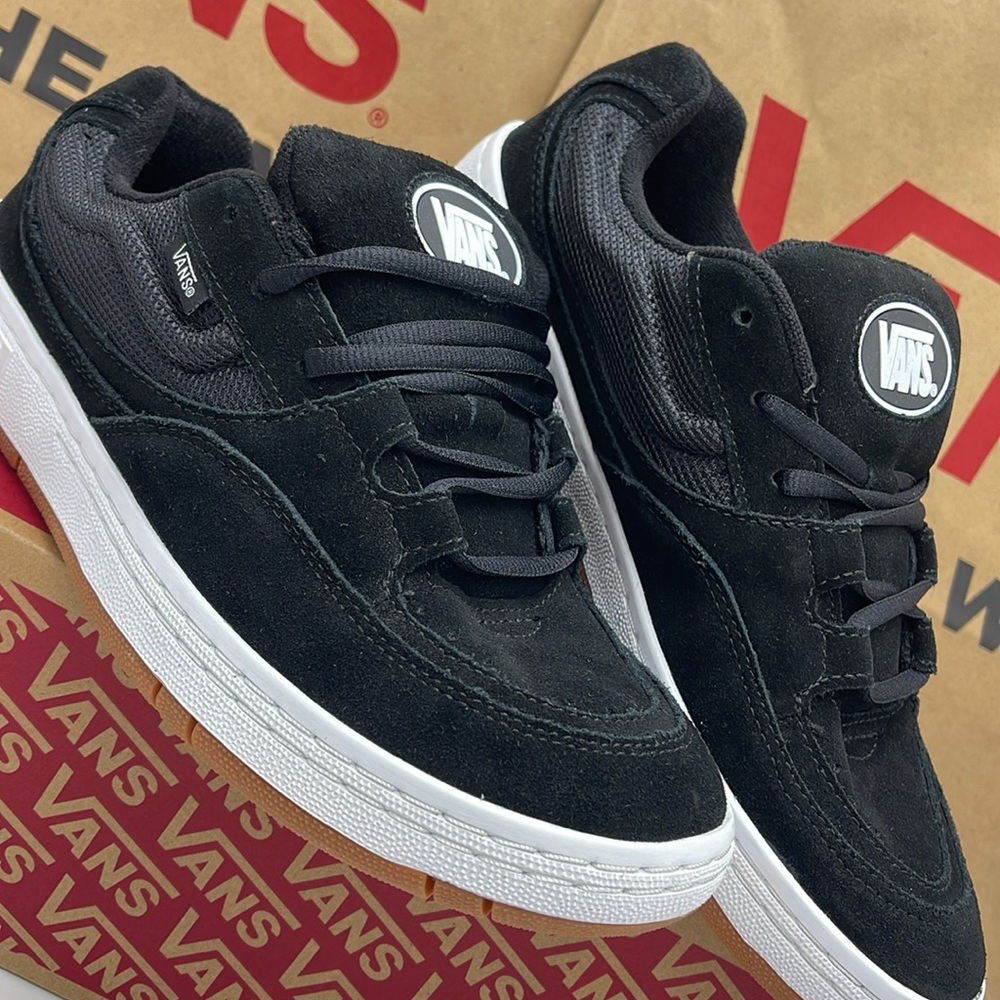 Vans WMNS Speed Ls Black/True White
VN000CTNBP6 Sneakers - Picture 7 of 16